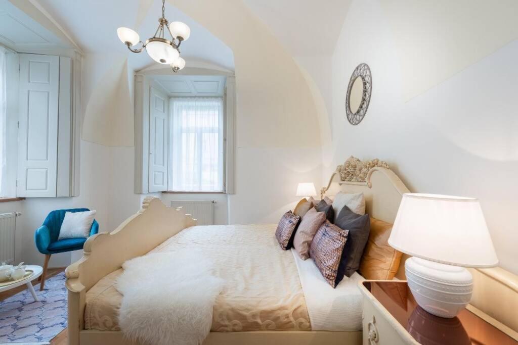 Rose Apartments / Romantic & Cozy / City Center Prag Exterior foto